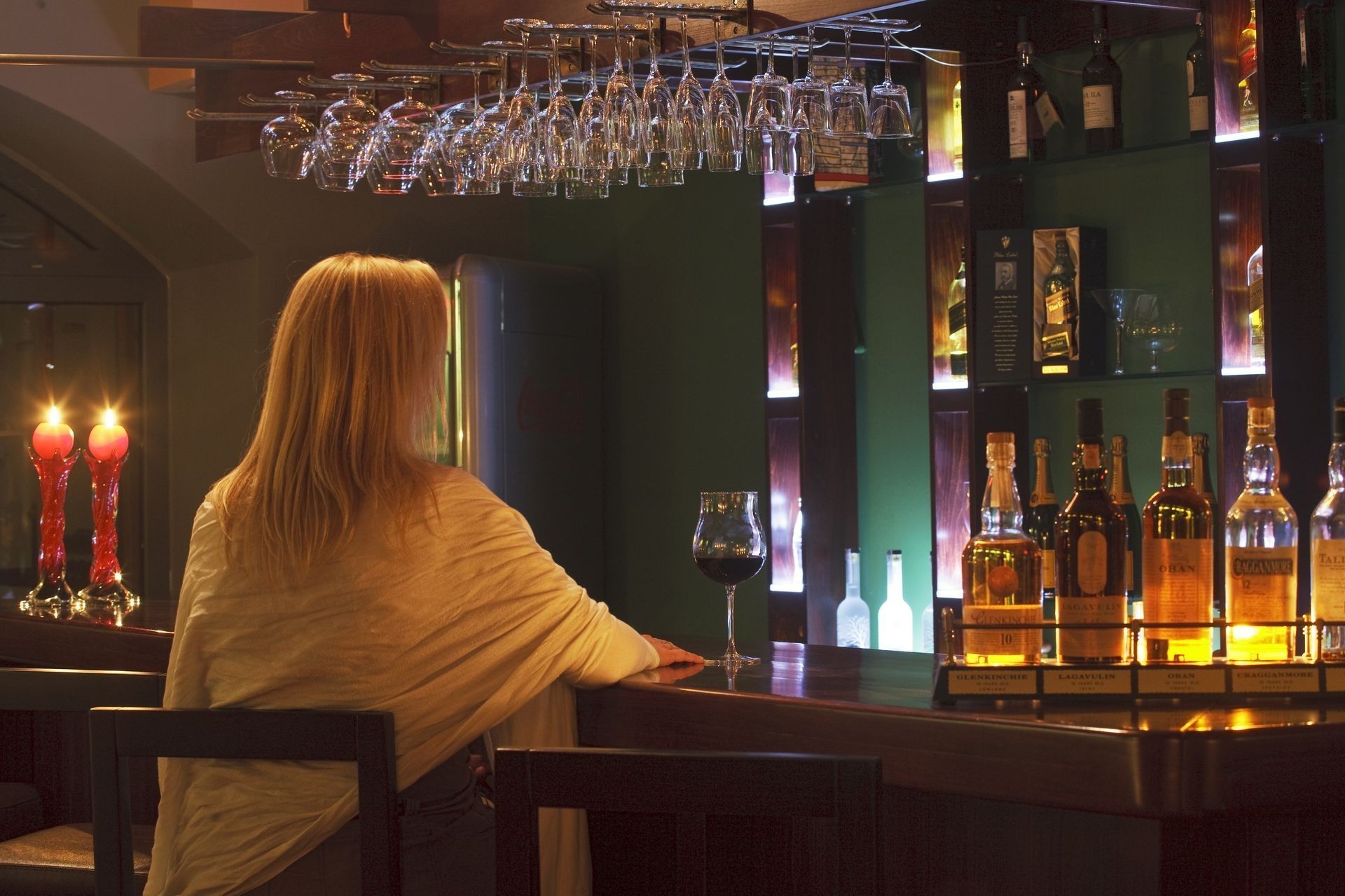 12 Months Luxury Resort-Lobby bar.jpeg
