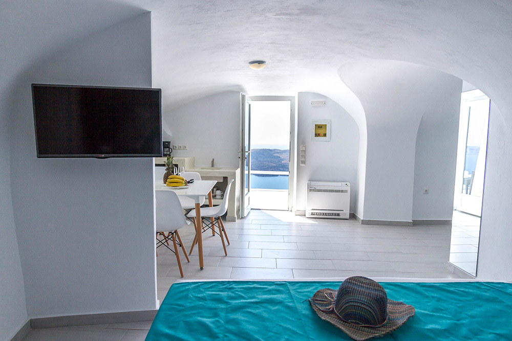 Hotel Asma Suites sea private suite 1.jpg