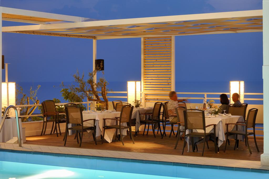 Hotel Astir Patras restaurant on the roof.jpg