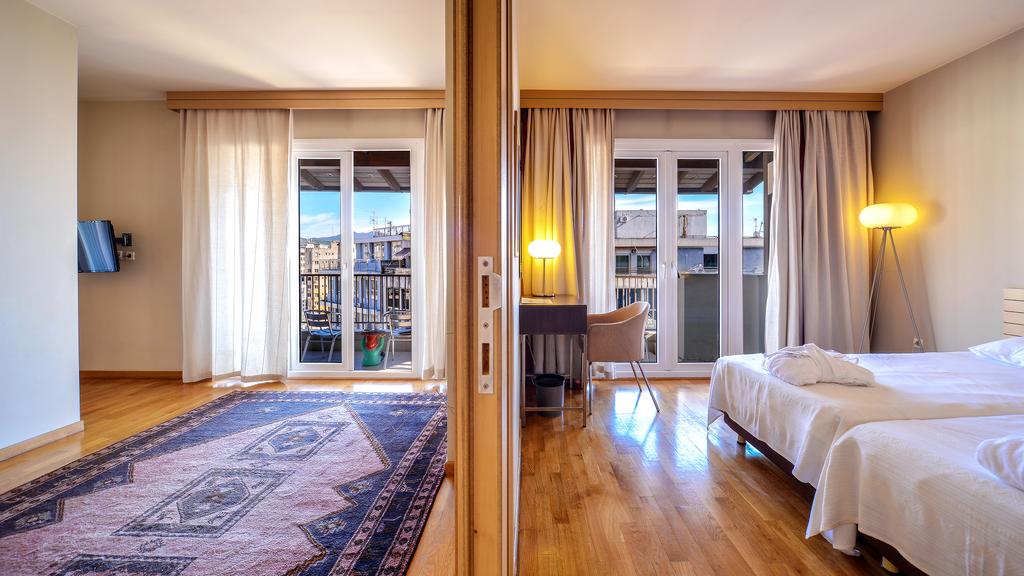 Hotel Astoria family connection room.jpg