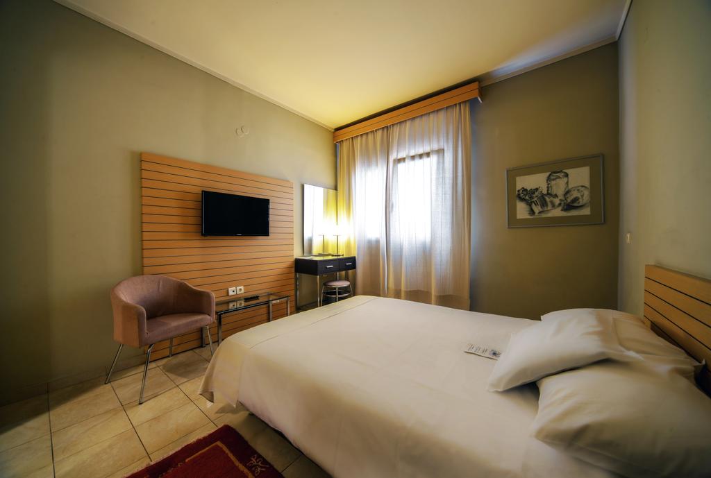 Hotel Astoria single room.jpg
