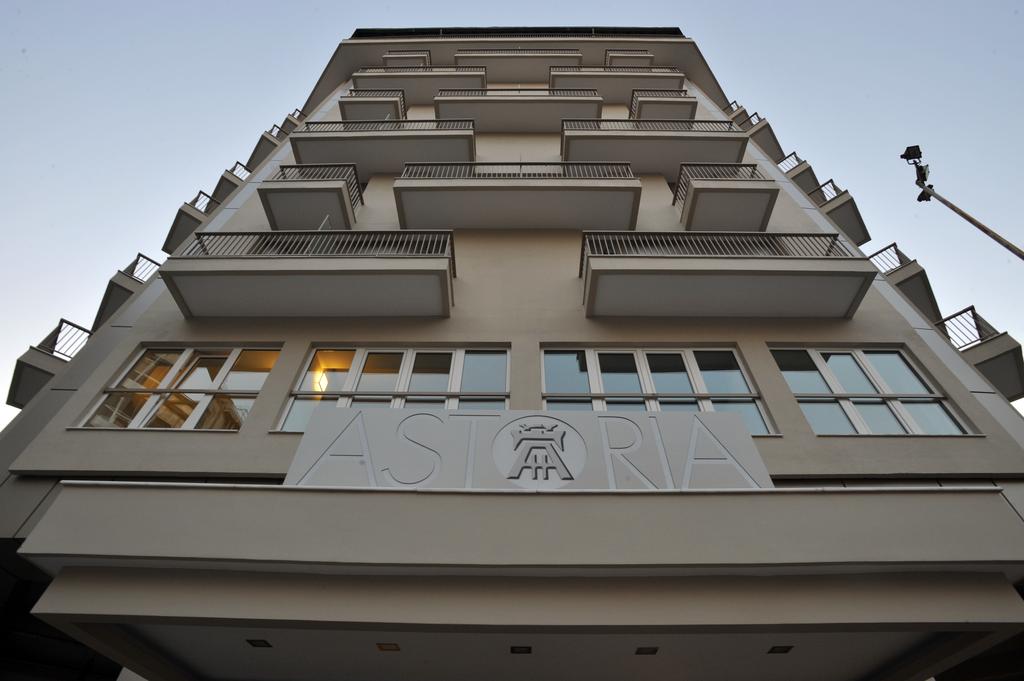 Hotel Astoria.jpg