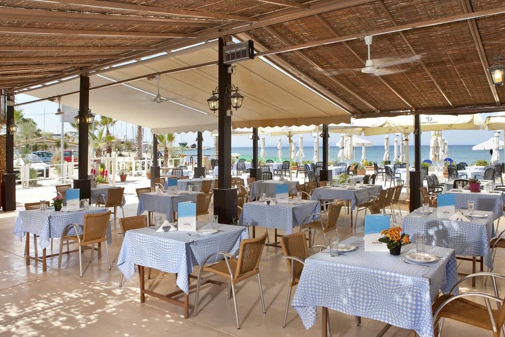 Hotel Athens Posedion beach taverna.jpg