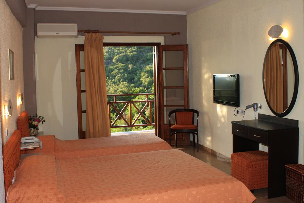 Hotel Athorama double room 2.jpg