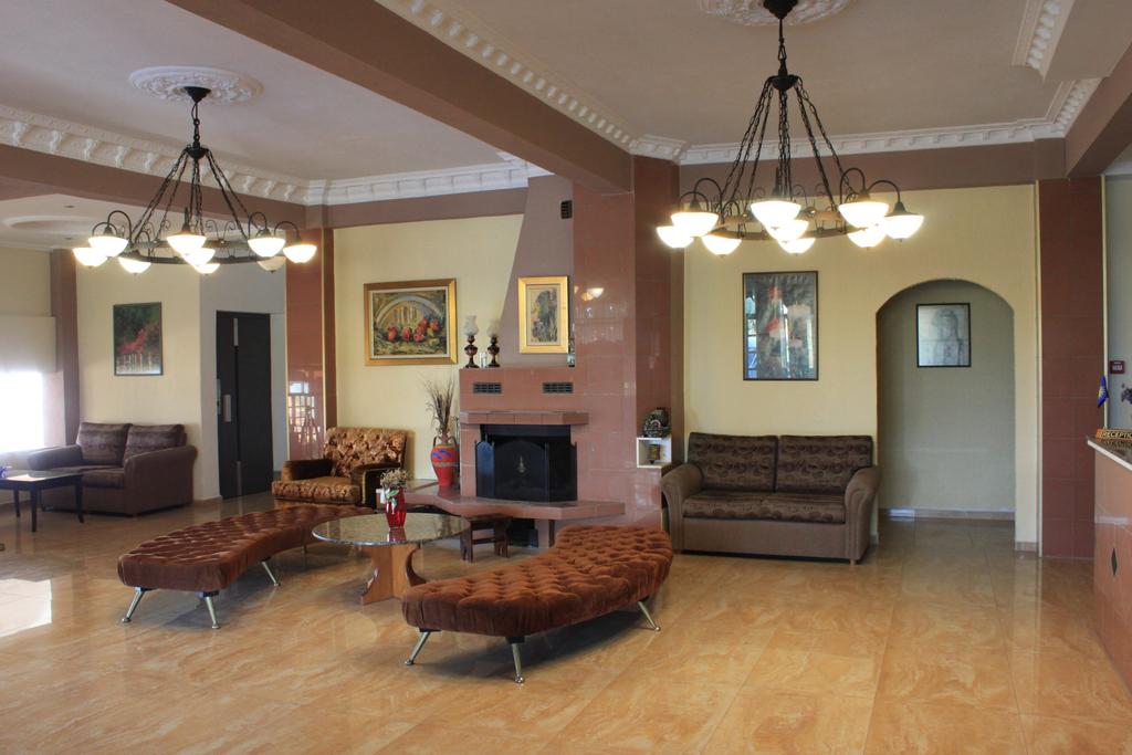 Hotel Athorama lobby bar.jpg