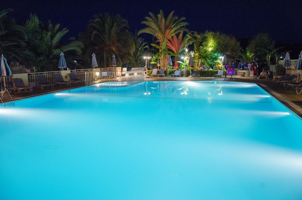 Hotel Athos pool 1.jpg