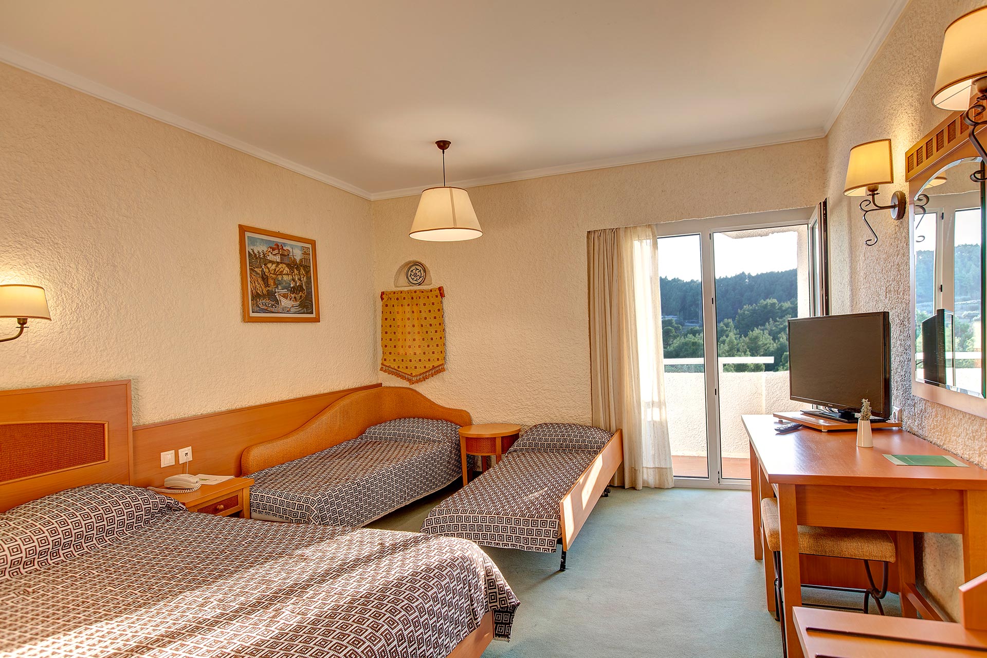 Athos Palace hotel standard pogled planina.jpg