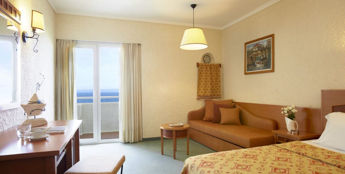 Athos Palace hotel standard soba pogled more.jpg
