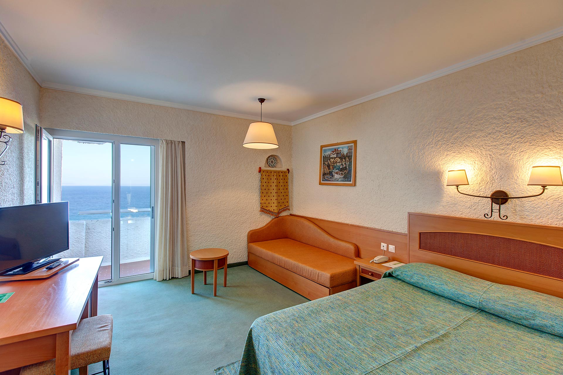 Athos Palace hotel standard soba sea view.jpg
