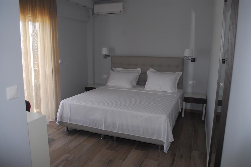 Hotel Atlantis double room 2.jpg