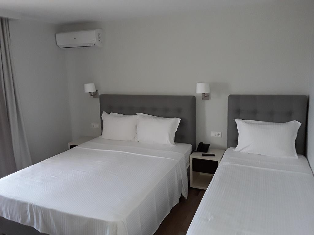 Hotel Atlantis triple room.jpg