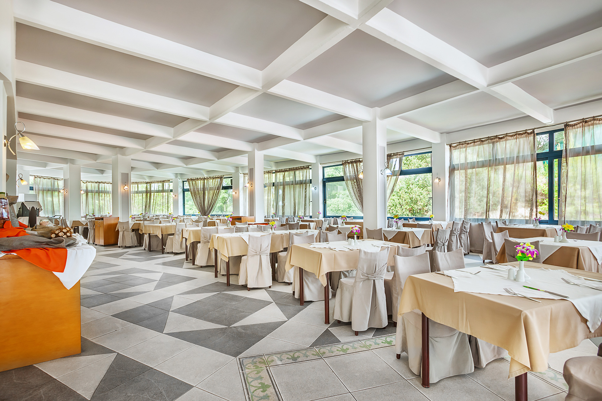 Atrium hotel pansionski restoran.jpg
