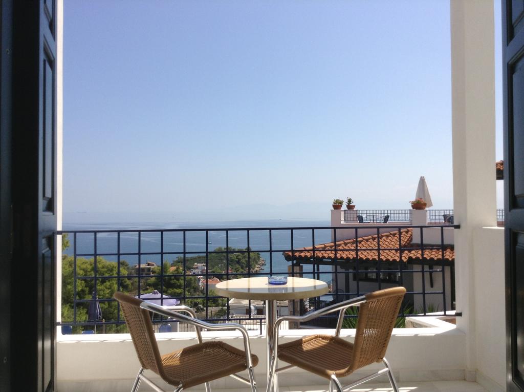 Hotel Atrium of Alonissos balcony.jpg