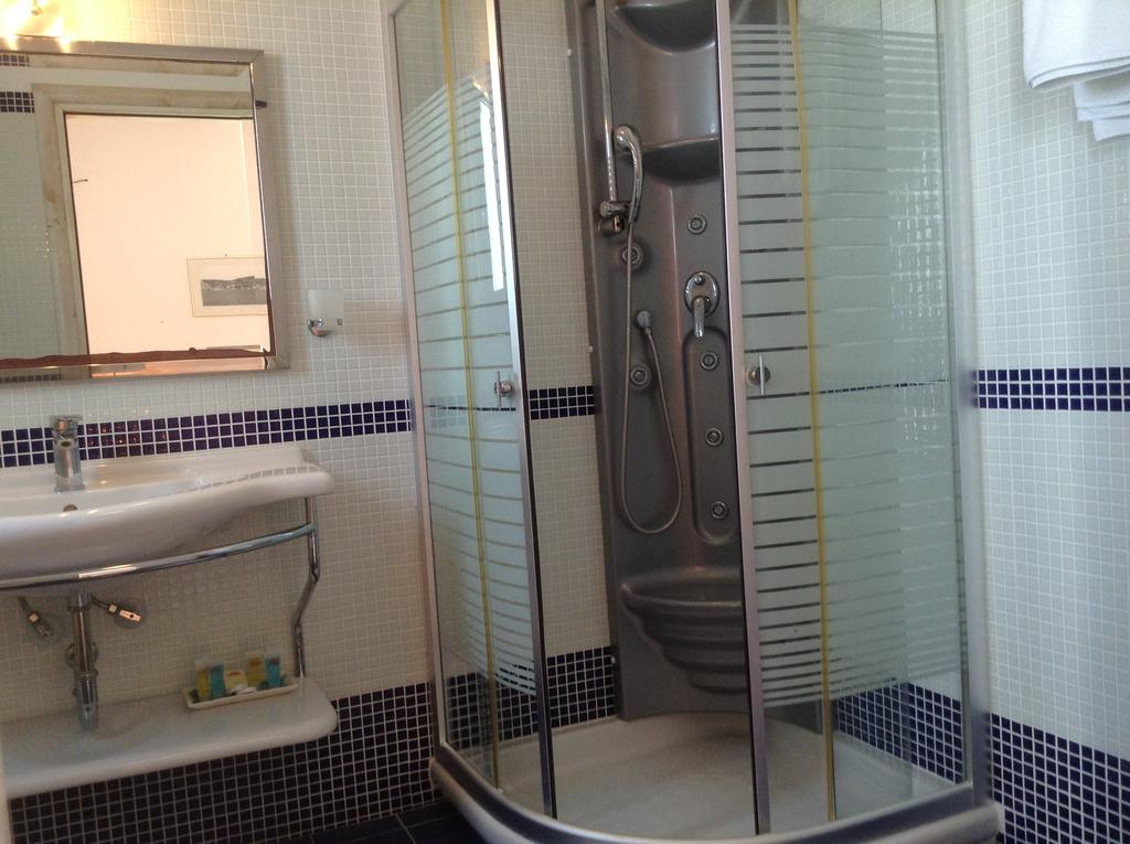 Hotel Atrium of Alonissos bathroom.jpg