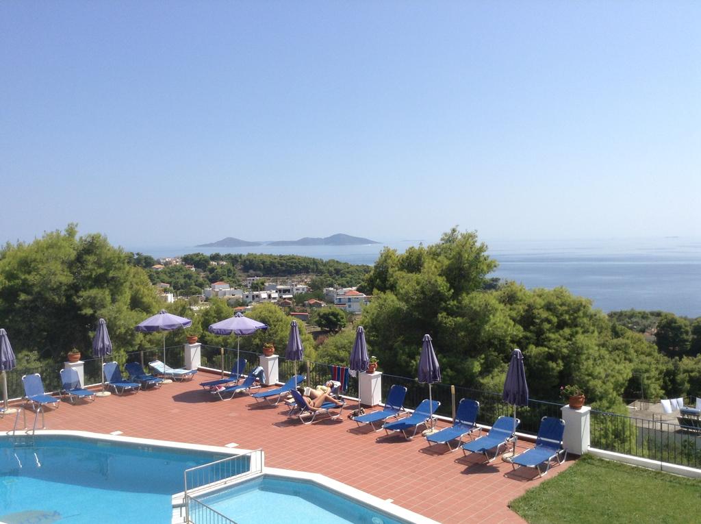 Hotel Atrium of Alonissos pool.jpg