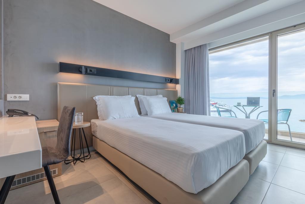 Hotel Avra double room.jpg