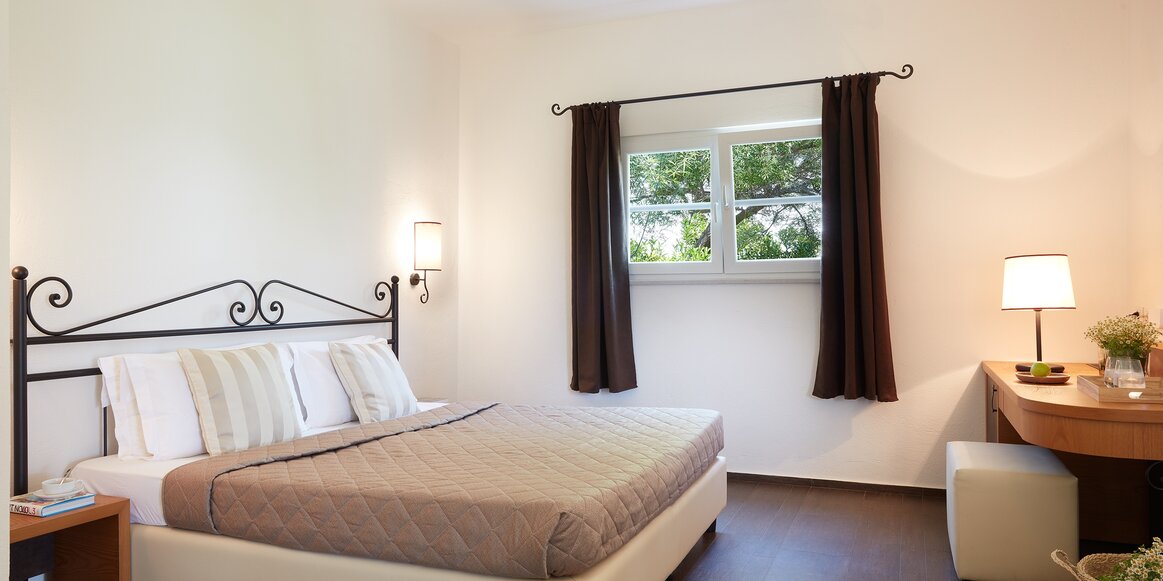 Hotel Barcelo Hydra Beach bungalow.jpg