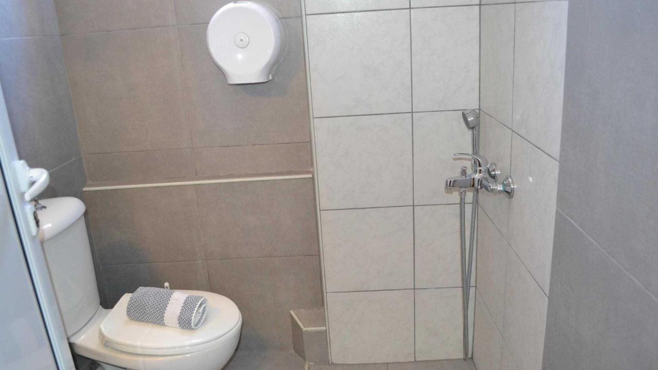 Hotel Bellagio Blue bathroom.jpg