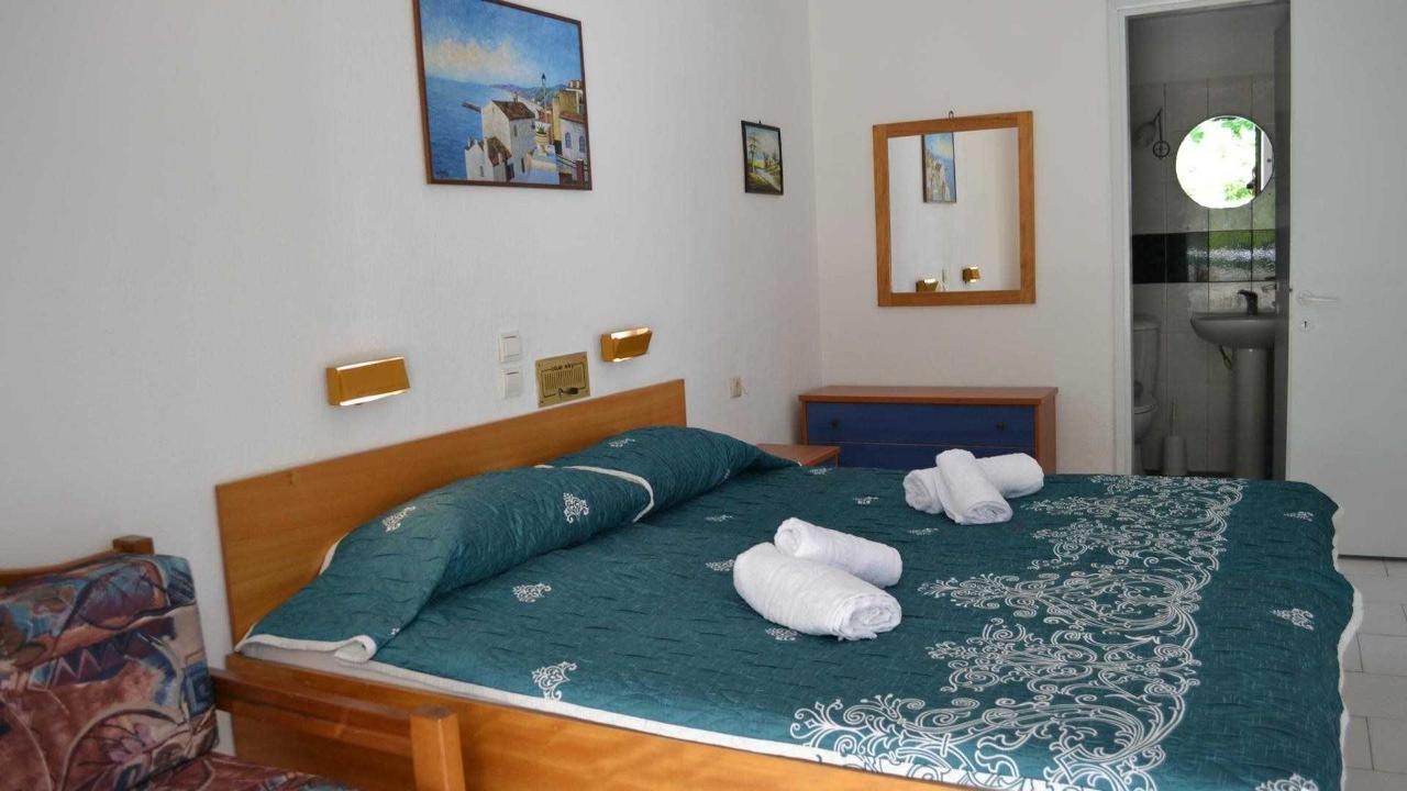 Hotel Bellagio Blue family room.jpg