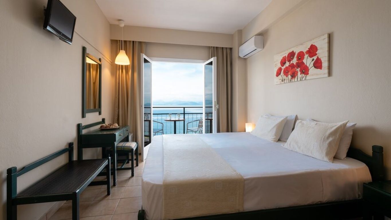 Hotel Mitsis Belvedere-Comfort soba pogled more.jpg