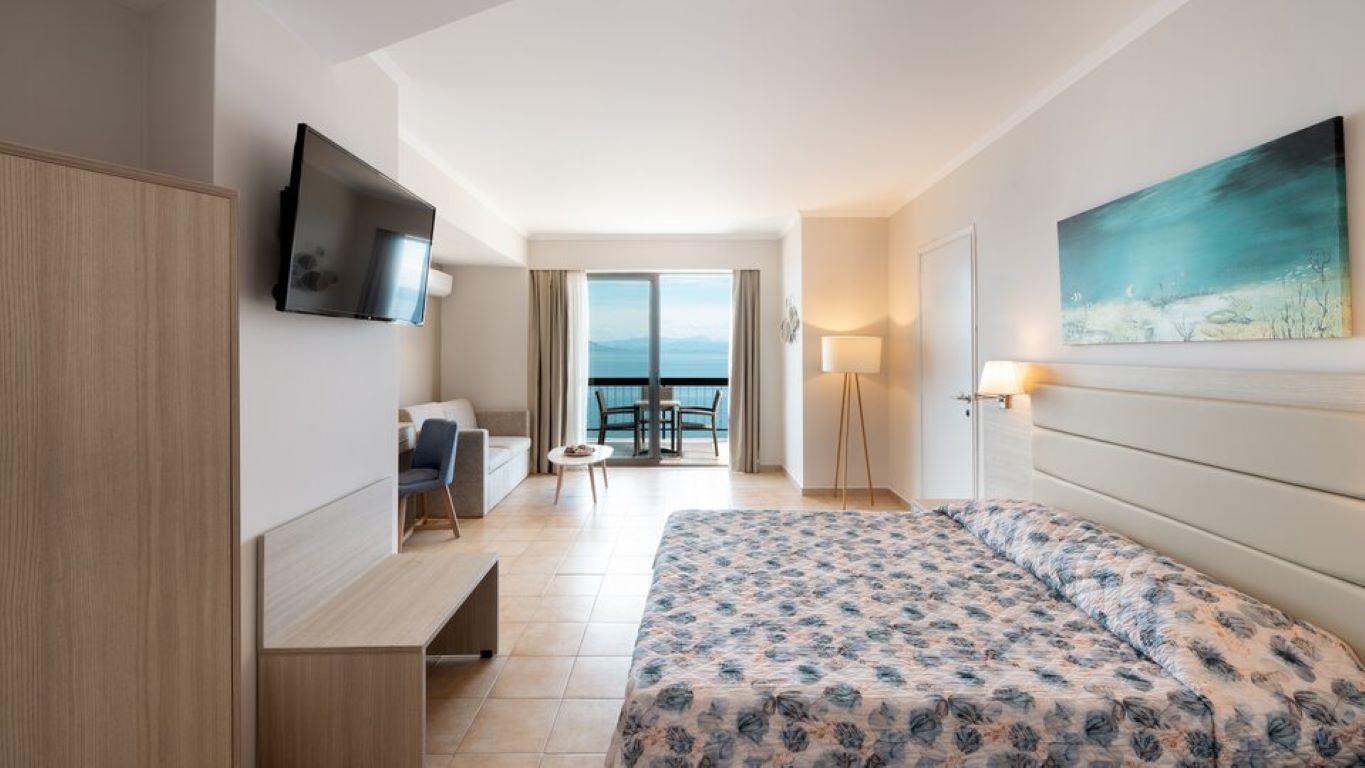 Mitsis Belvedere Hotel-Junior suite pogled more.jpg