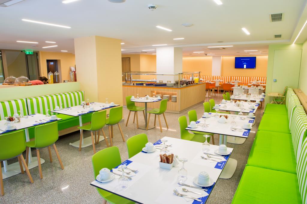 Hotel Best Western Pythagorion breakfast room 1.jpg