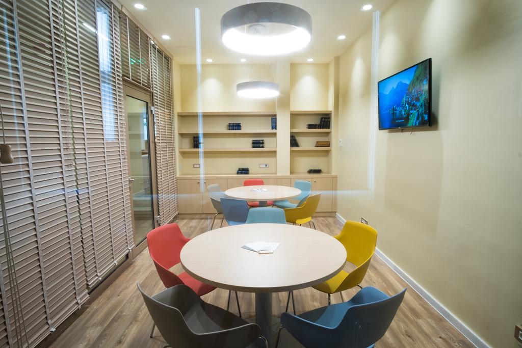 Hotel Best Western Pythagorion meeting room.jpg