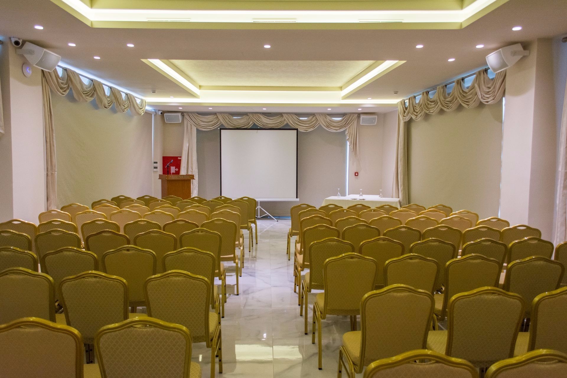 Hoel Best Western Zante Park conference room.jpeg