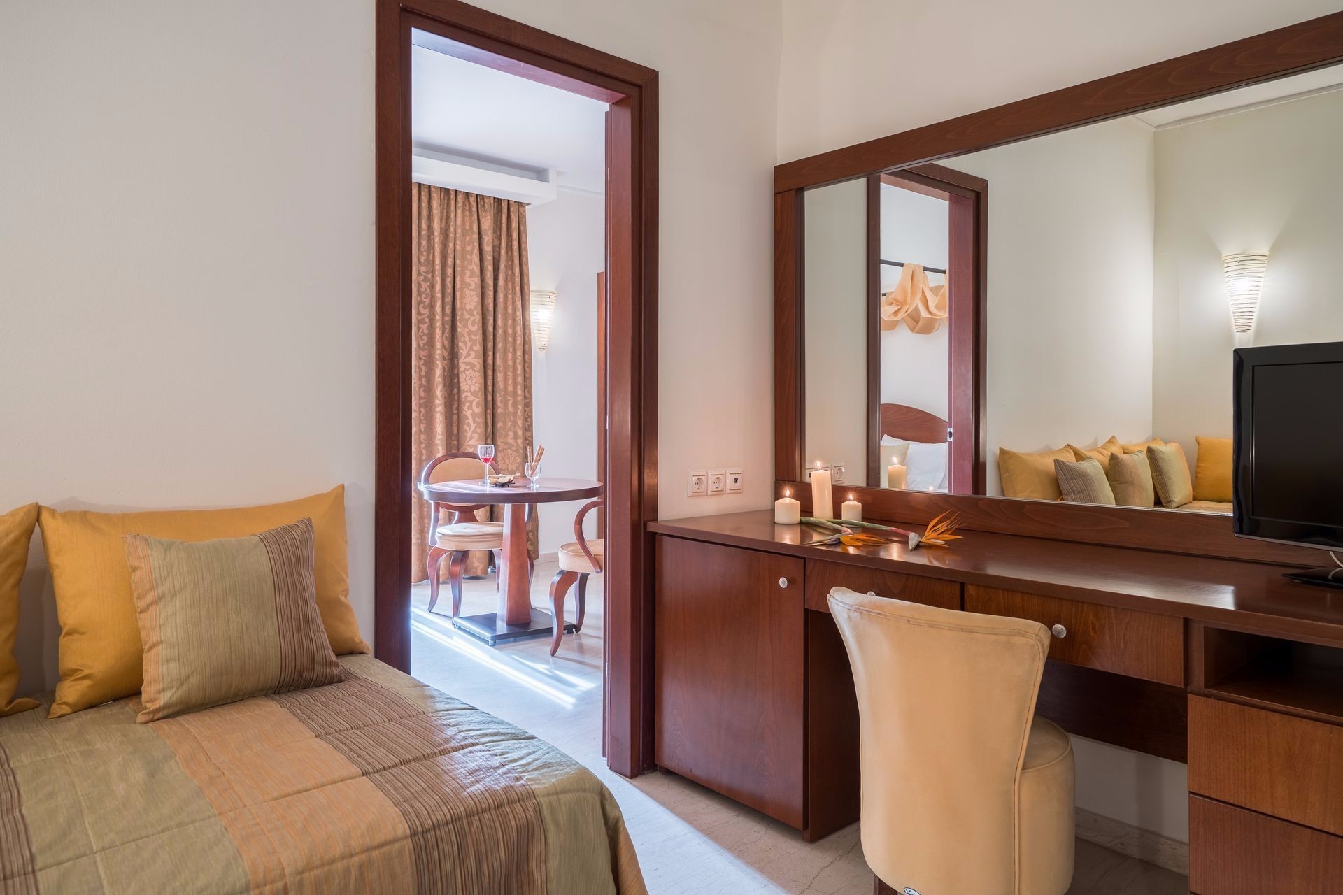 Hoel Best Western Zante Park deluxe family suite.jpeg