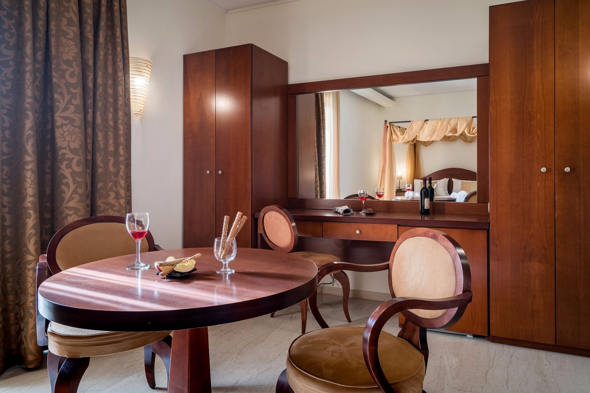 Hoel Best Western Zante Park deluxe suite.jpeg
