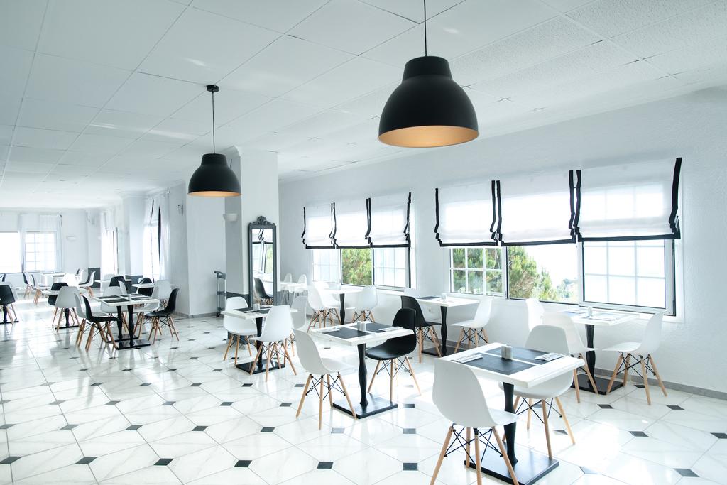 Hotel Bianco Olympico Beach Resort restaurant.jpg