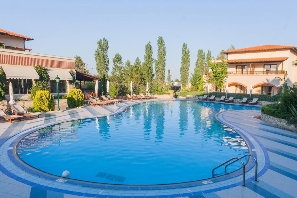 Aegean Melathron Hotel-Bazen.jpg