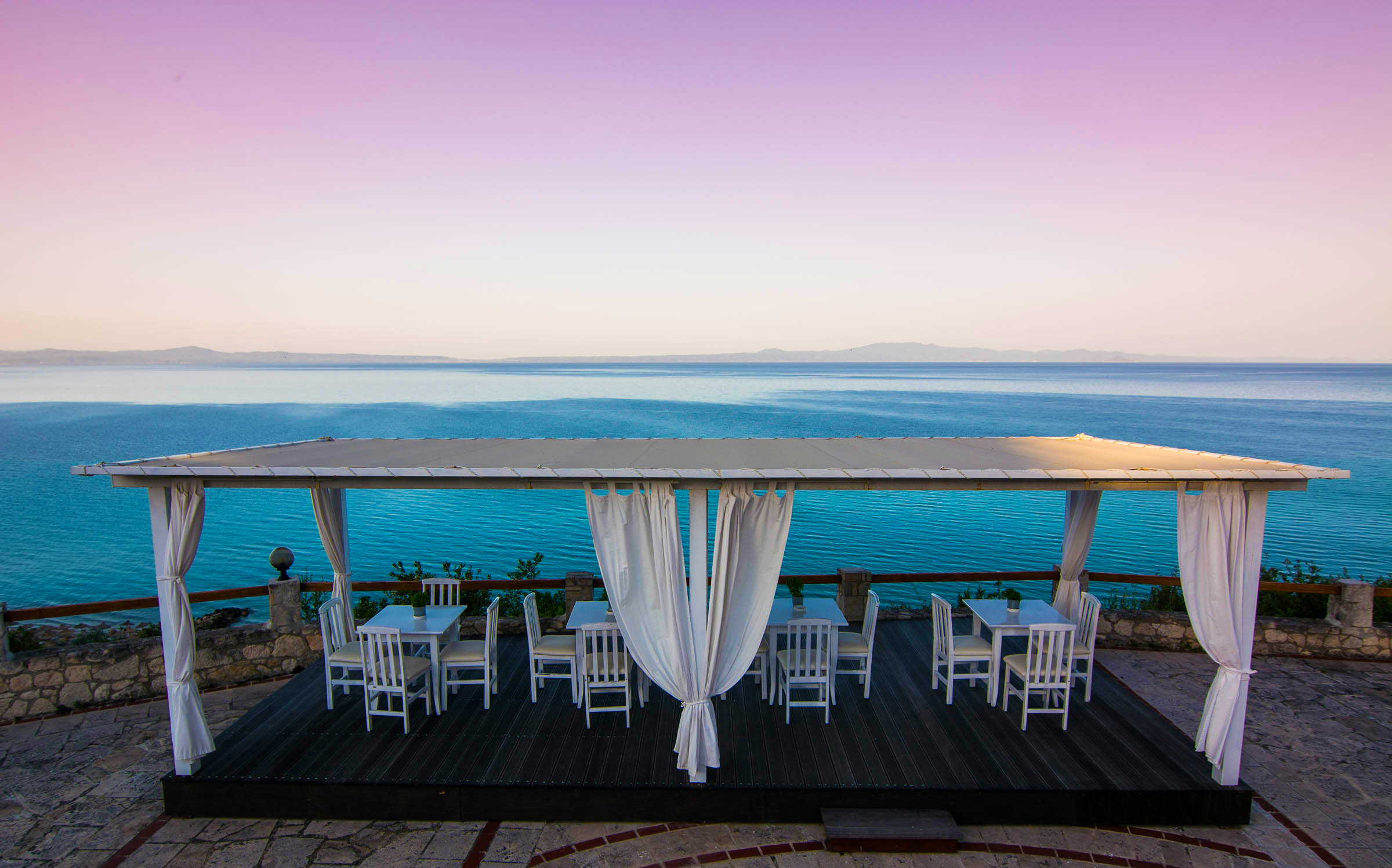 Hotel Blue Bay bar sea view 1.jpg