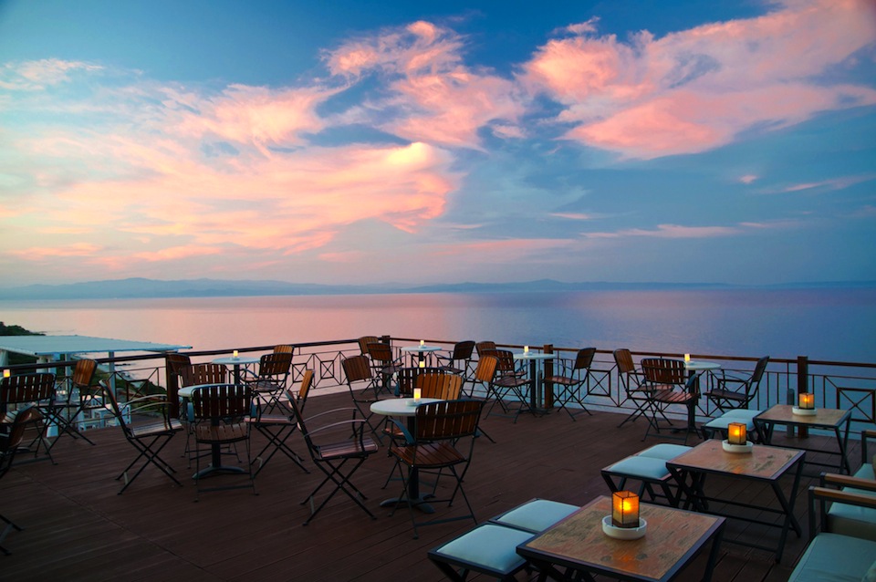 Hotel Blue Bay bar sea view.jpg