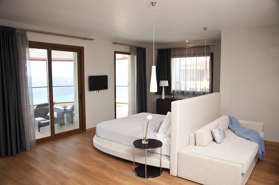 Hotel Blue Bay deluxe junior suite panorama.jpg