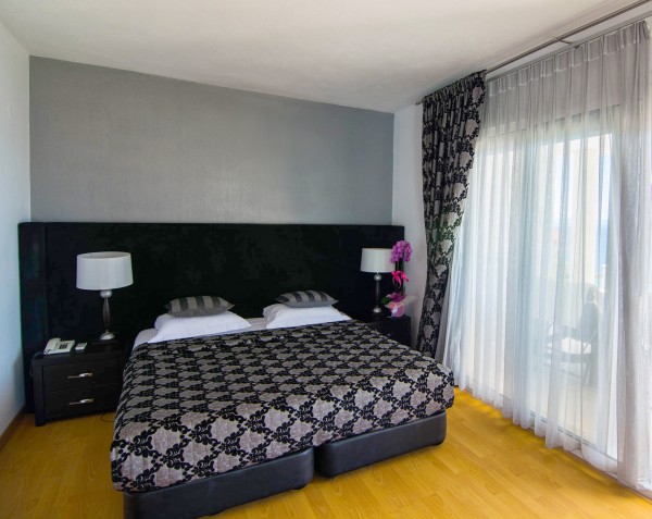 Hotel Blue Bay sea view suites.jpg