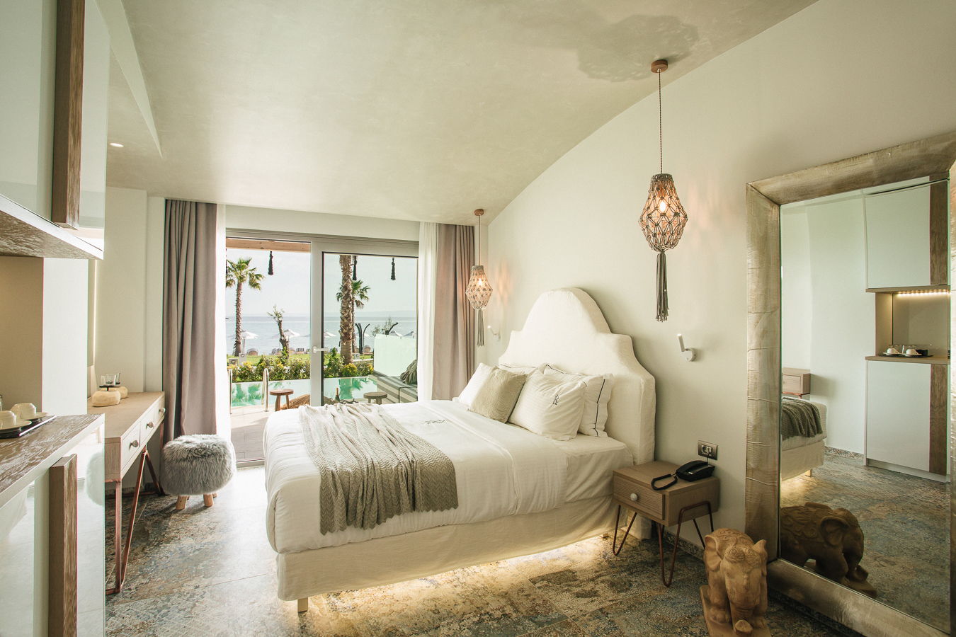 Blue Carpet Suites accommodation 1.jpg