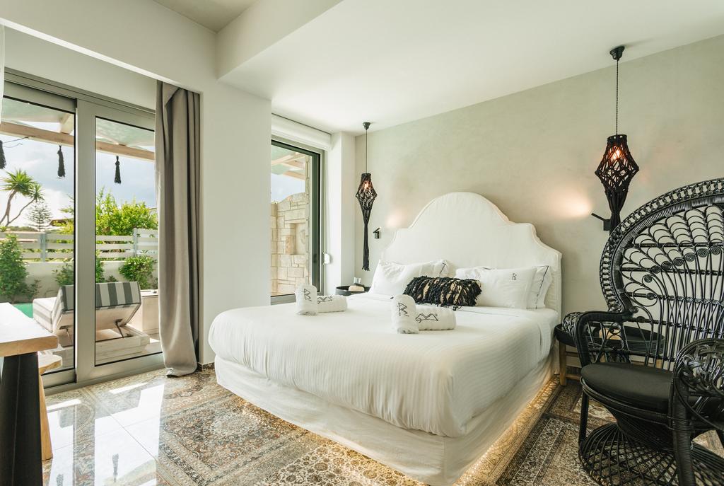 Blue Carpet Suites accommodation 7.jpg