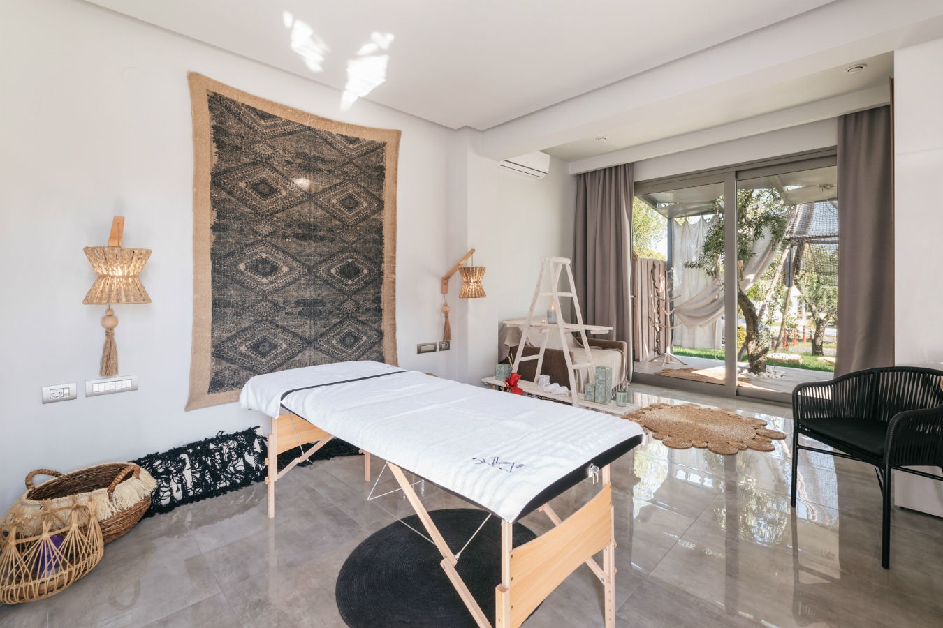 Blue Carpet Suites massage.jpg