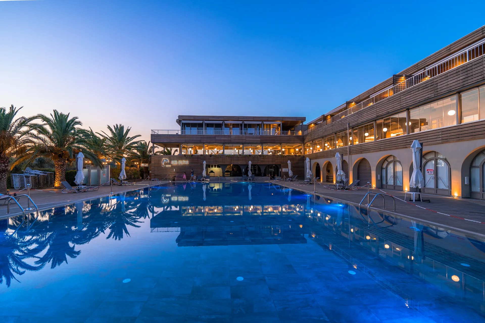 Hotel Blue Dolphin-Hotel spolja.jpg