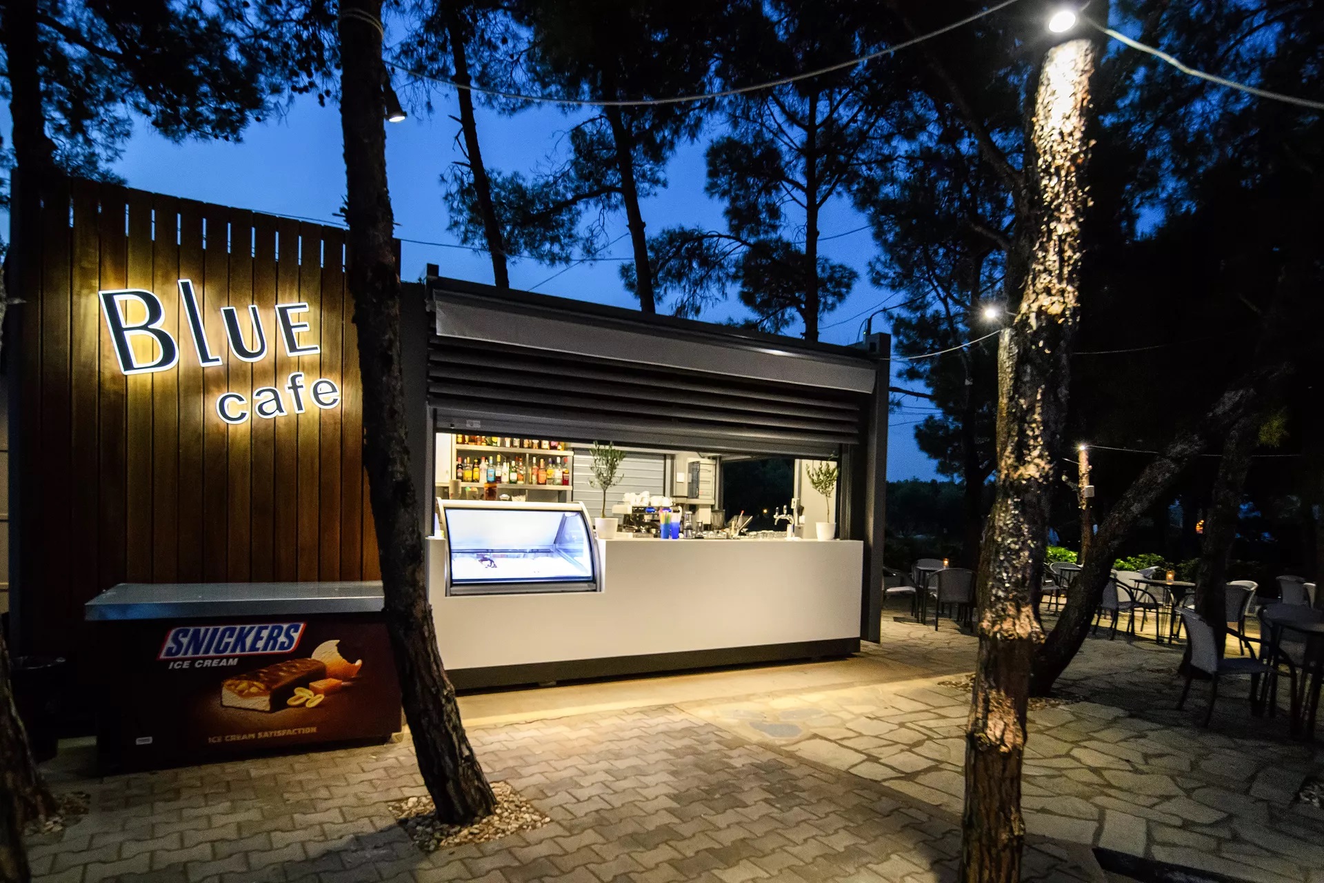 Hotel Blue Dolphin-Kafe bar.jpg