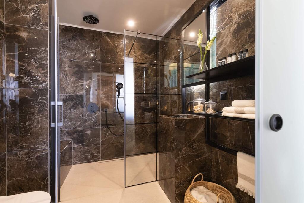 Hotel Blue Dream Palace bathroom.jpg