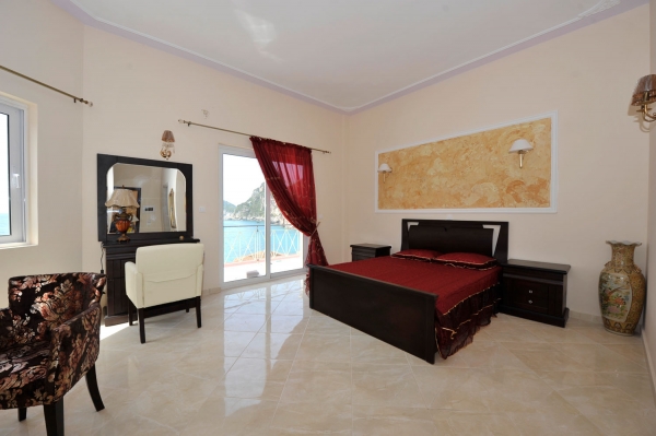 Blue Princess Beach Resort superior soba pogled more.jpg