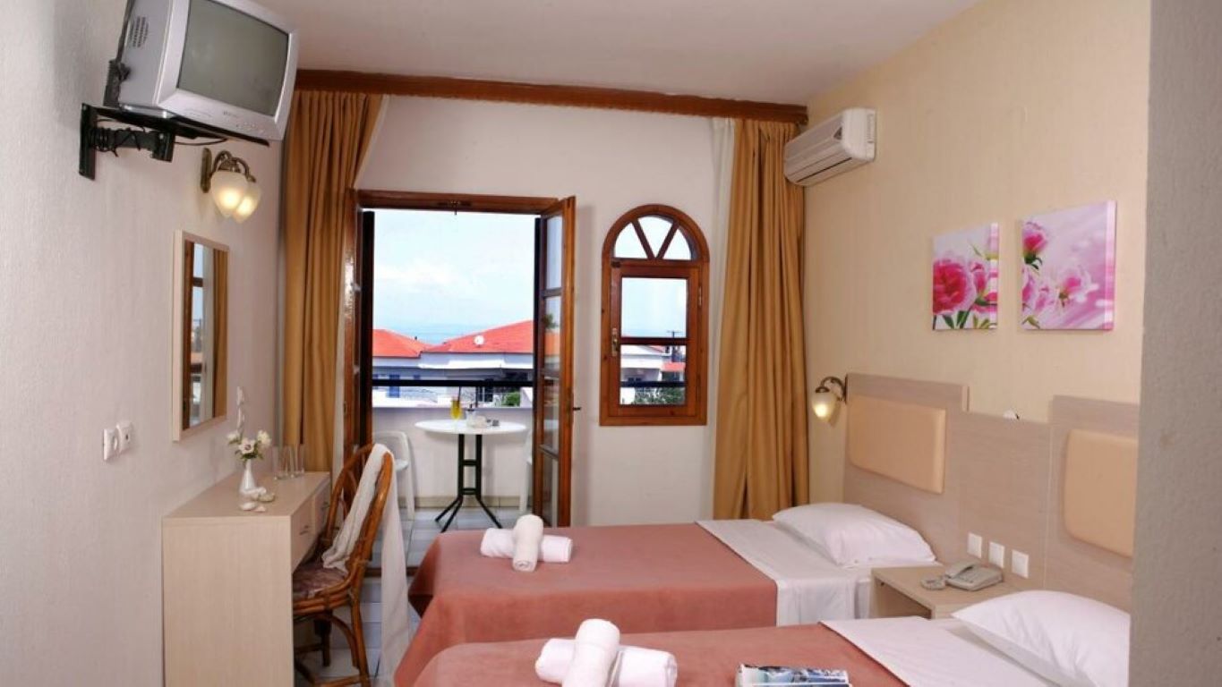 Calypso Hotel-Standardna soba top floor.jpg