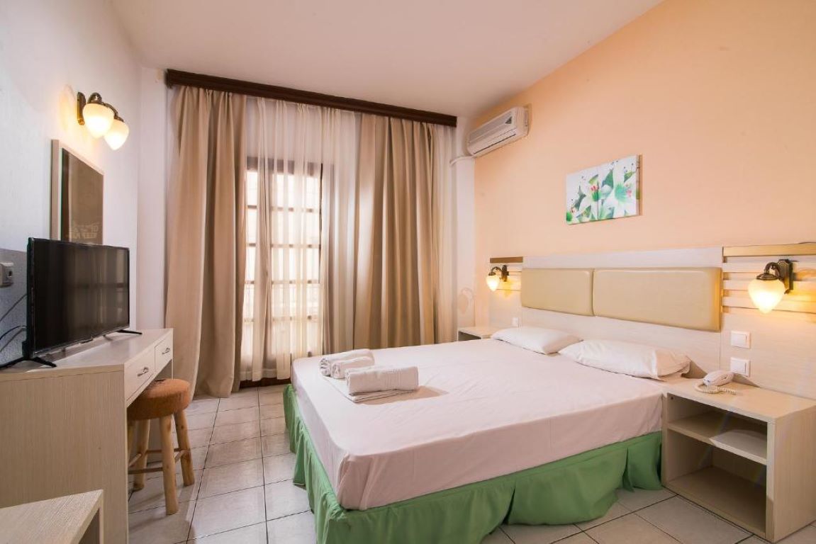 Hotel Calypso-ECO soba.jpg