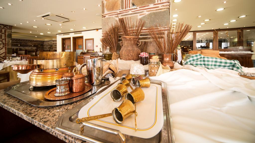 Hotel Capsis retaurant.jpg