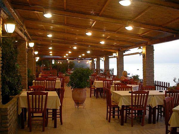 Hotel Castella Beach restaurant.jpg