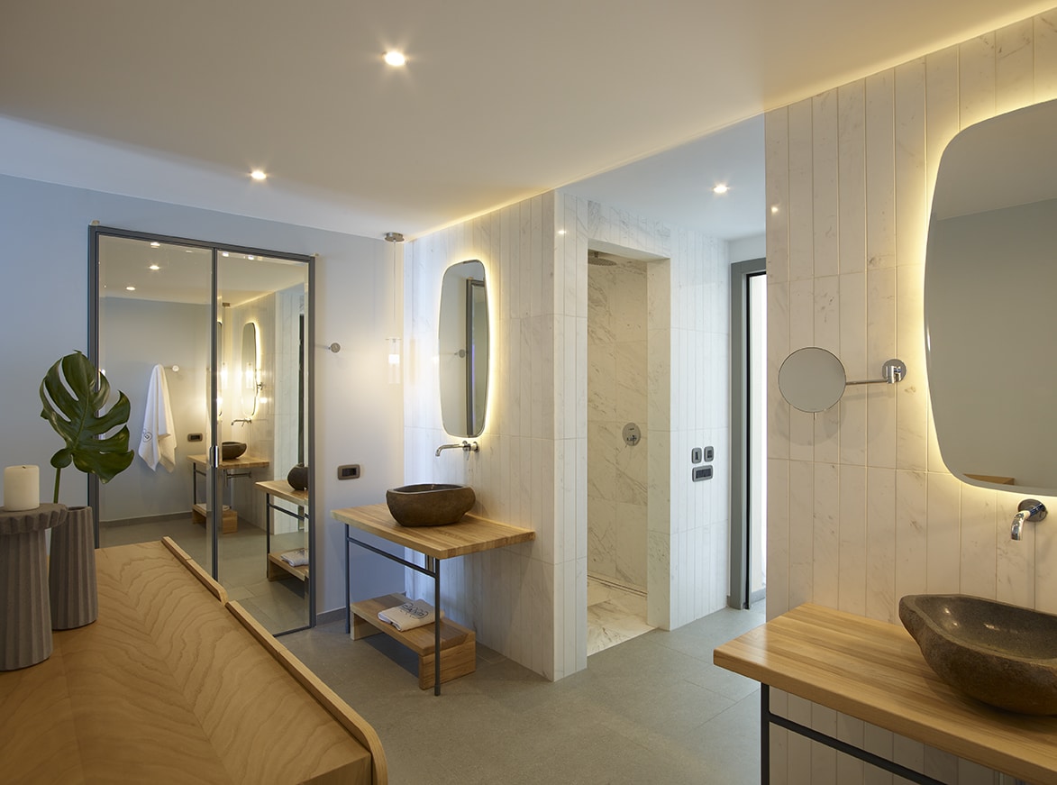 Hotel Cayo Exclusive Resort _ Spa superior room sea view 1.jpg