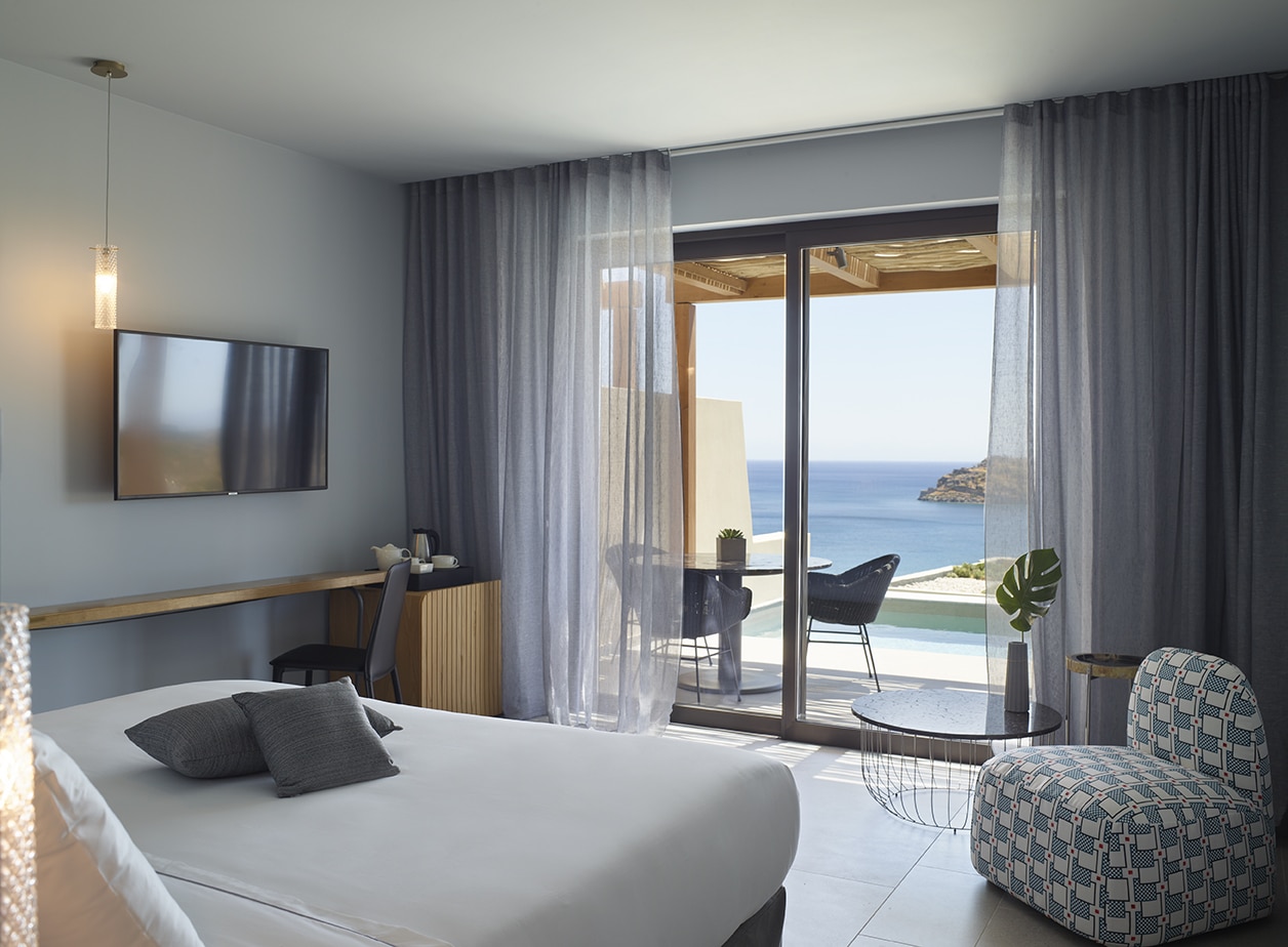 Hotel Cayo Exclusive Resort _ Spa superior room with private pool 1.jpg
