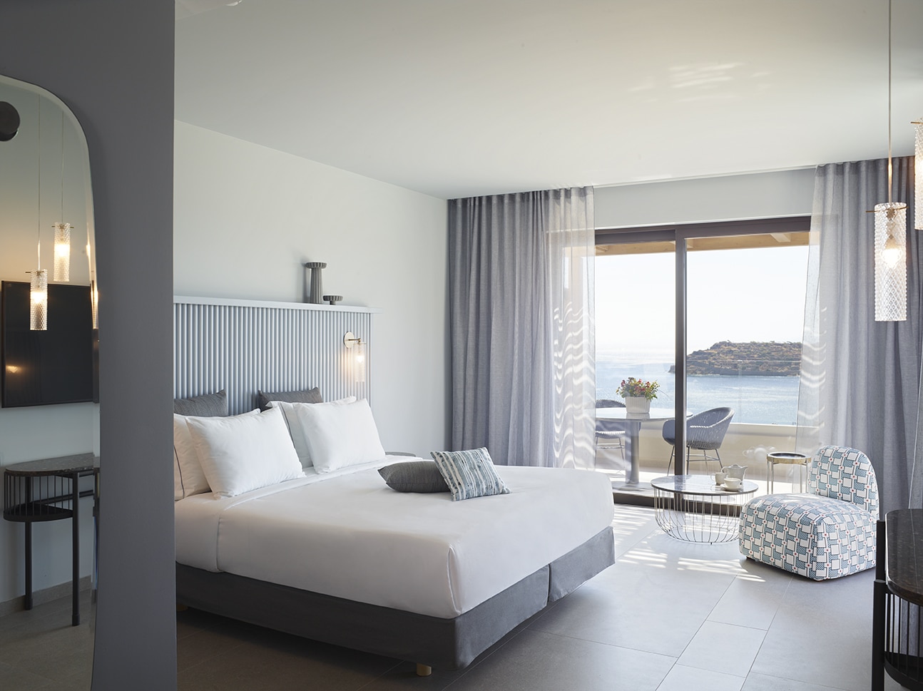 Hotel Cayo Exclusive Resort _ Spa superior suite with private heated pool.jpg